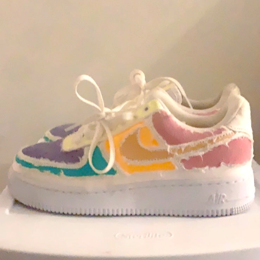 Woman’s Nike Air Force 1 (new photos added)